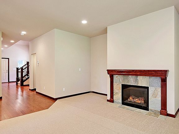 5th image of 7412 14th Pl SE