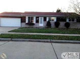 28099 Hughes St, Saint Clair Shores, MI