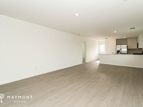 3rd image of 1009 Birkdale Dr