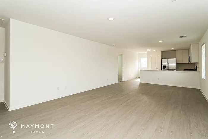 1009 Birkdale Dr — Photo 3