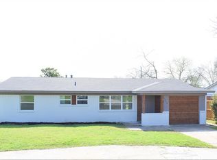 2376 Blue Creek Dr, Dallas, TX 75216