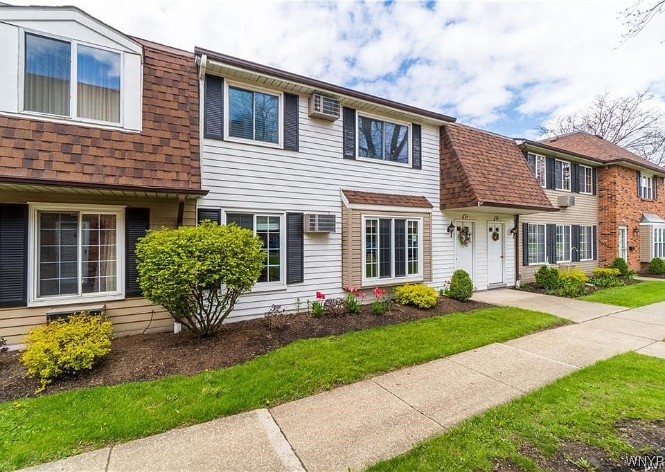1st image of 64 Wellington Ct