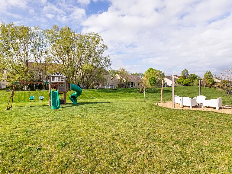 6787 Oakcrest Dr — Photo 60