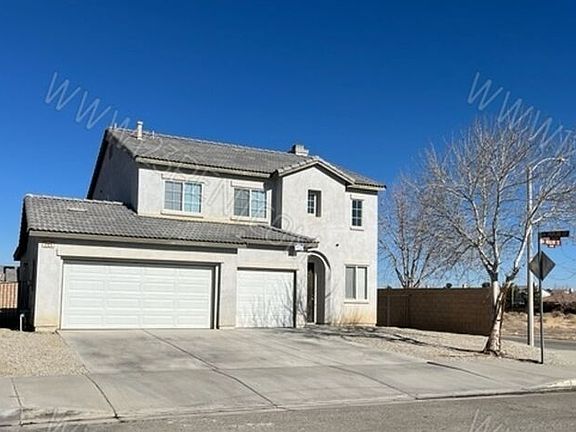 4th image of 2323 E Nugent St