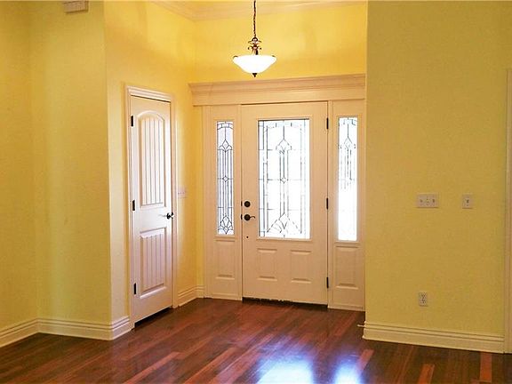4th image of 12 Granton Ln