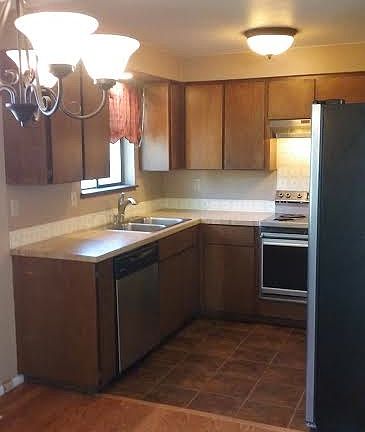 3rd image of 1308 W Chelan Ave