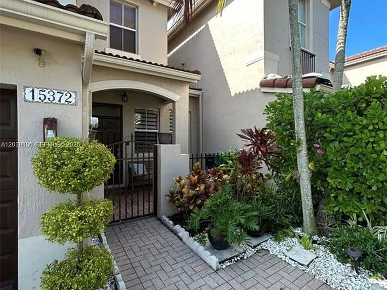 15372 SW 9th Way — Photo 4