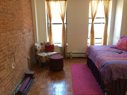 Rented by Uptown Property Group | media 11