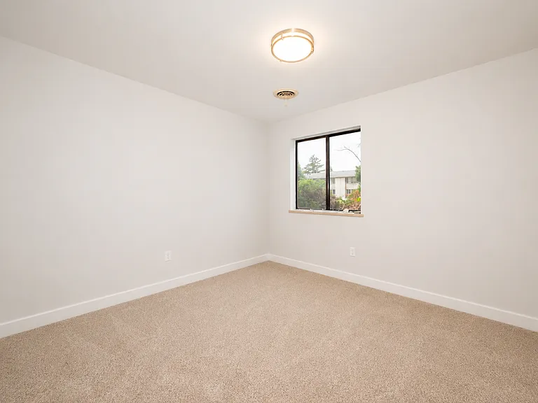 31 Hart Rd #2 — Photo 8