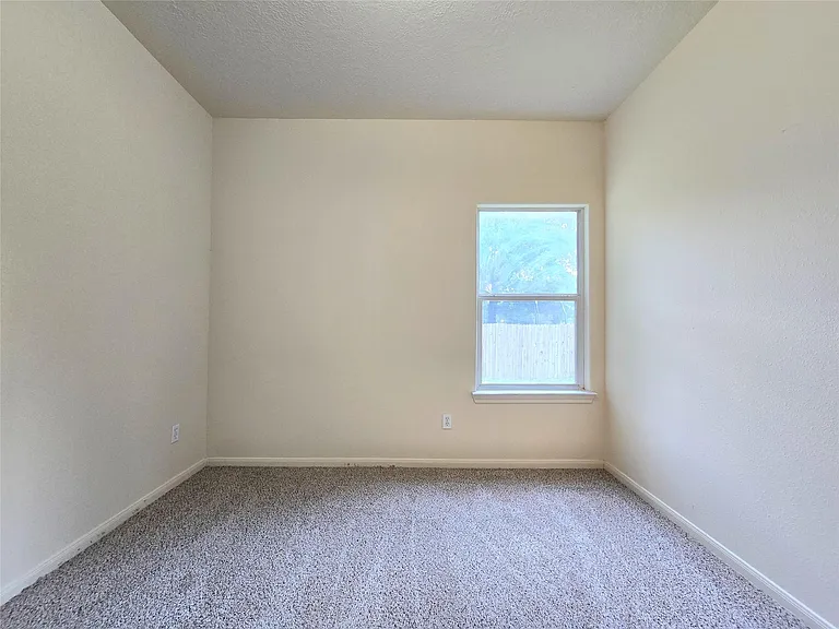 802 Marksey Ct — Photo 19