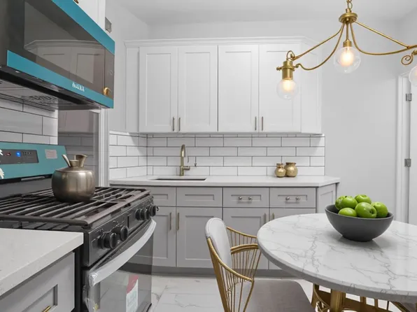 2448 Webb Avenue image 3 of 27