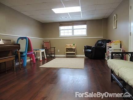 Basement : New laminate flooring