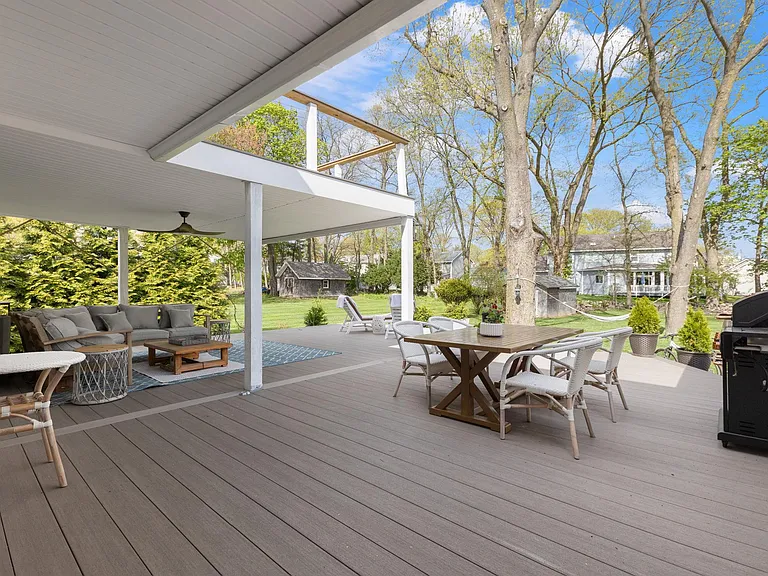 80 Soundview Dr — Photo 25
