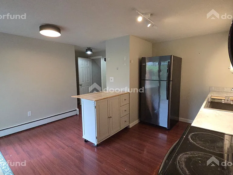 133 Green St #2 — Photo 3