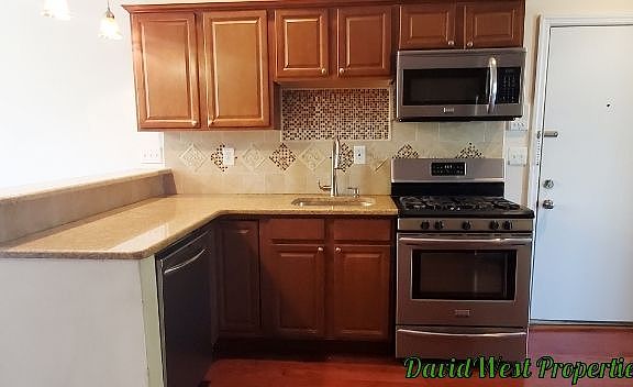 4th image of 606 Vanderbilt Ave APT 2