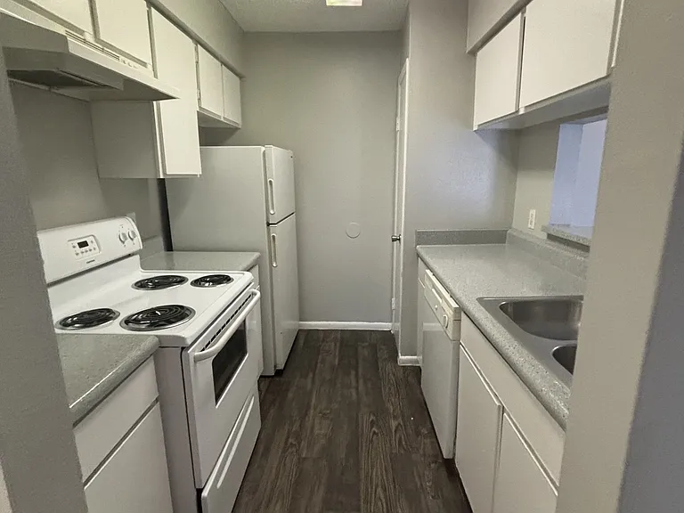 1809 W Schunior Rd #701 — Photo 4