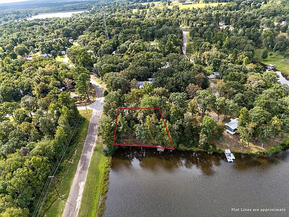 2nd image of 108 Cottonwood Ln