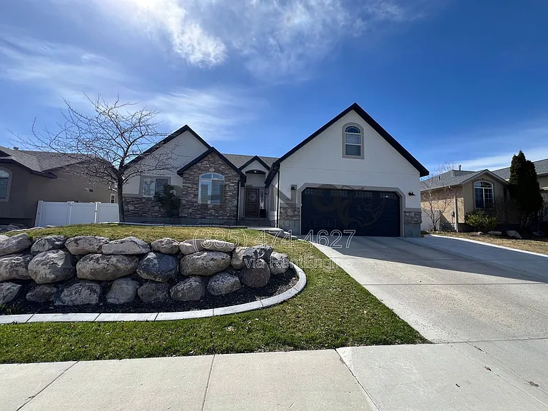 4921 W Weatherwood Ln — Photo 1