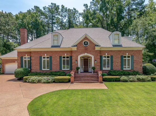 6597 Oak Estates Dr, Memphis, TN 38119