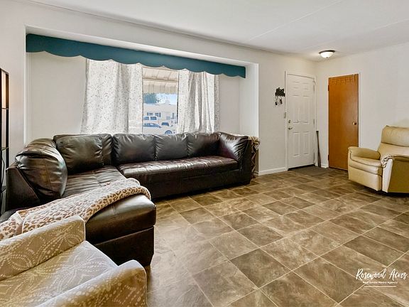 5th image of 805 Meadow Ct