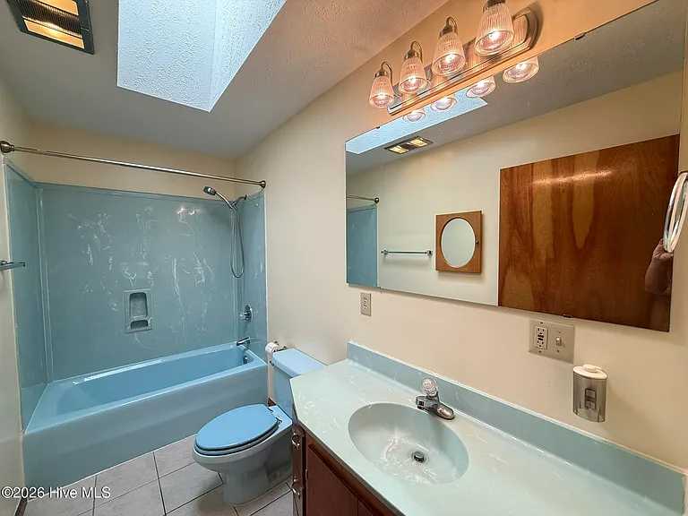 315 W Craven Ave — Photo 20