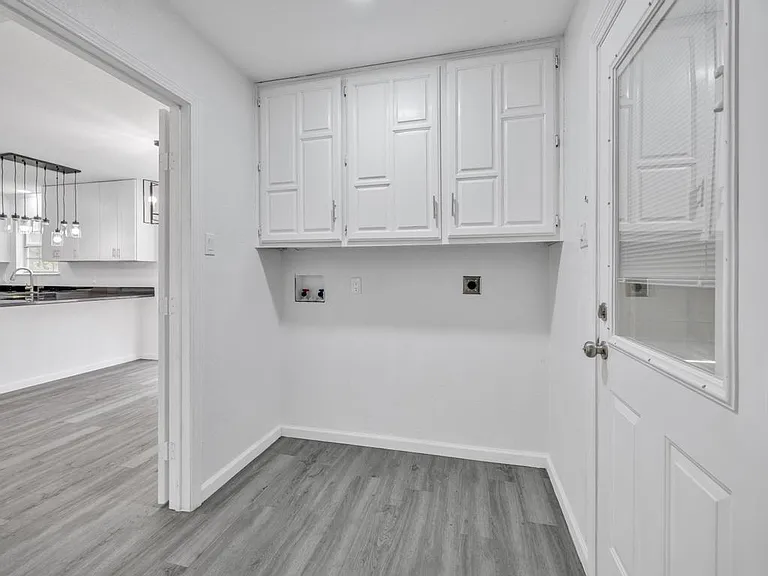 4409 Hillbrook Dr — Photo 21