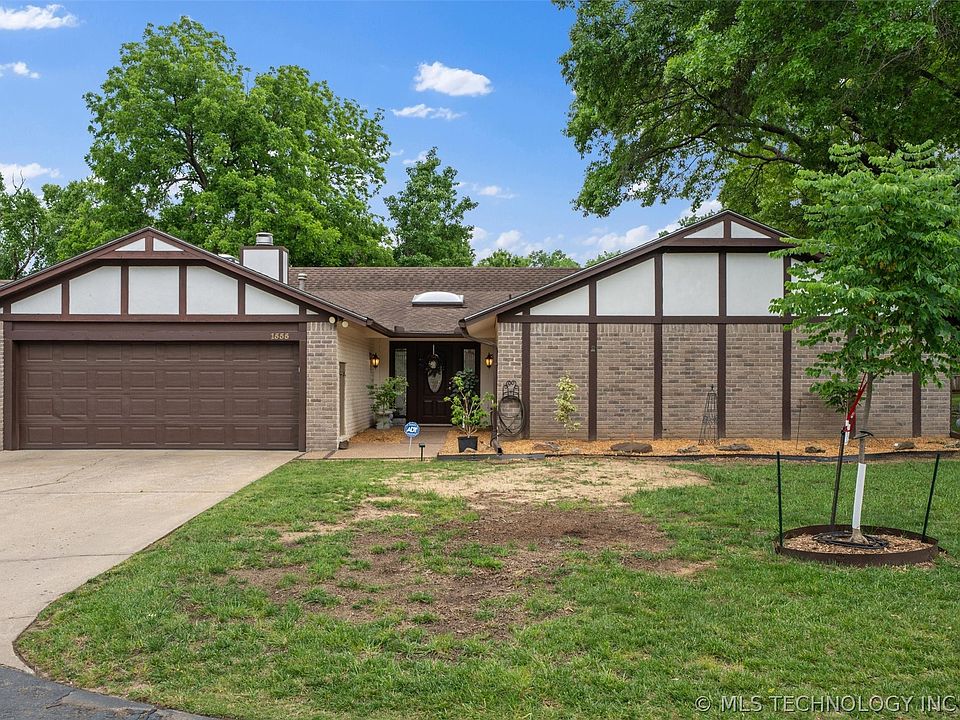 1st image of 1555 Pecan Pl
