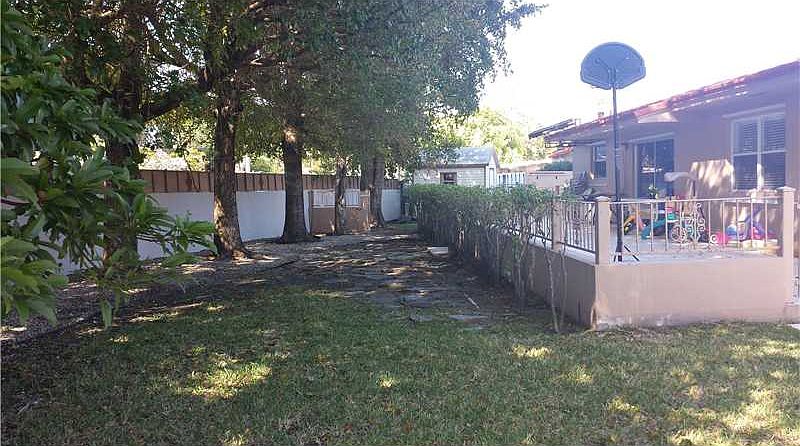 2nd image of 1720 Sw 126 Place