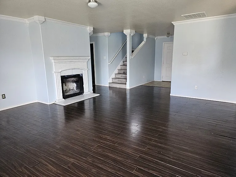 702 Locustberry Dr — Photo 7