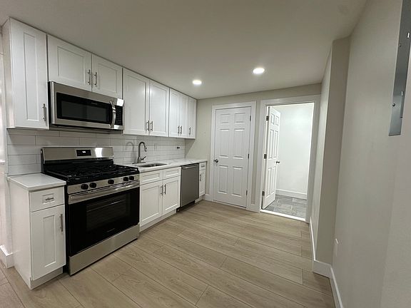 2nd image of 49 Dodgingtown Rd Unit B