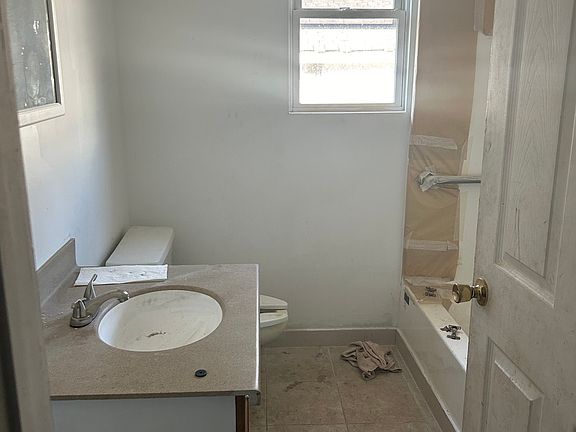 2nd image of 306 N Elder Ave