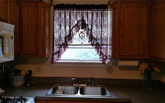 4th image of 623 Cambridge Dr