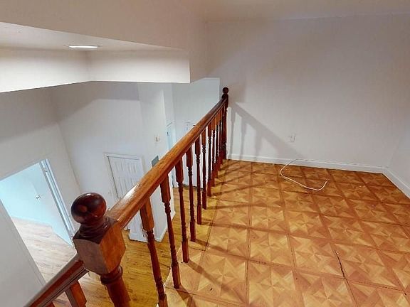 3rd image of 29 Saint Marks Pl APT A