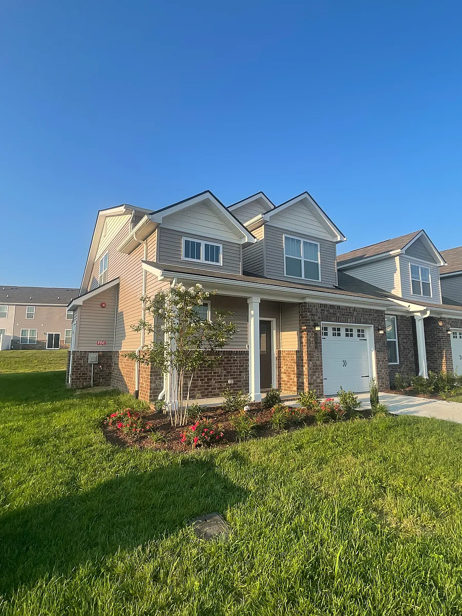 Building Photo - 558 Trinity Way