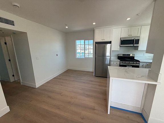3rd image of 4264 42nd St APT 4