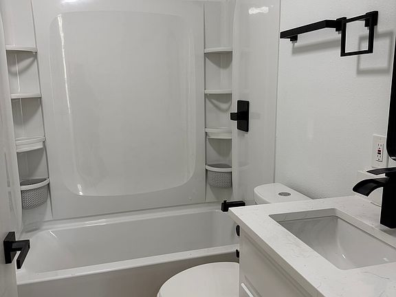 4th image of 13818 Tanning Rd