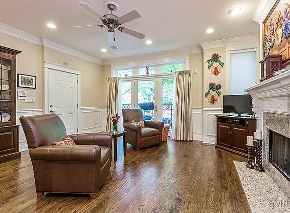 2nd image of 3822 N Damen Ave #1