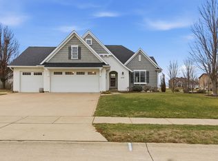 6478 Spring Creek Dr, Bettendorf, IA 52722
