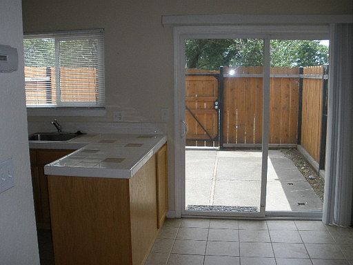 3rd image of 290 Beelard Dr APT 6
