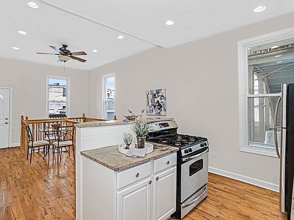 5th image of 3617 N Marshfield Ave #1R