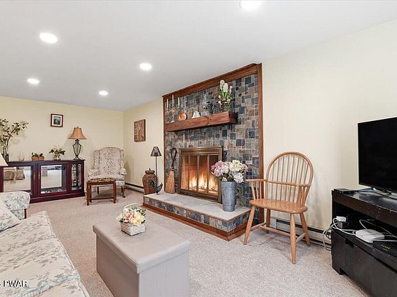 5th image of 128 Cherry Point Cir