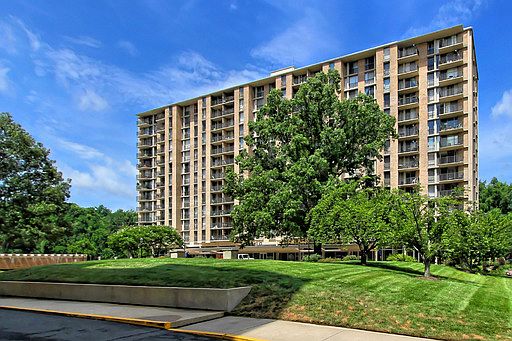 2nd image of 4600 S 4 Mile Run Dr APT 901