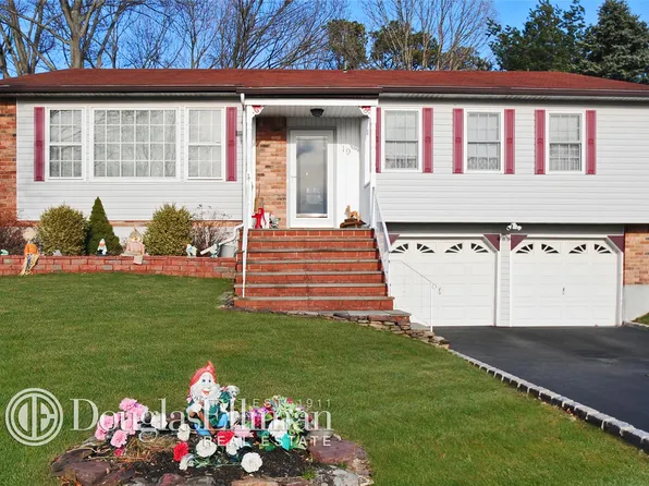 19 Commander Vic Ln, Nesconset, NY 11767