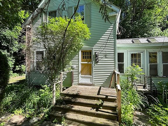 3rd image of 38 Fredonian St