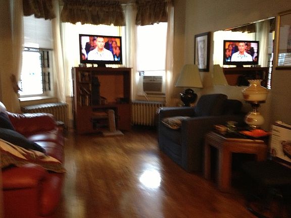 3rd image of 1118 N Lawndale Ave
