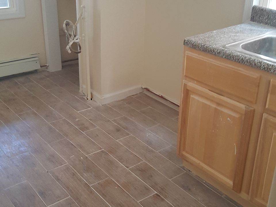 2nd image of 91 Ash St APT 2