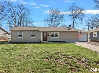 46 Churchill Dr, Chatham, IL