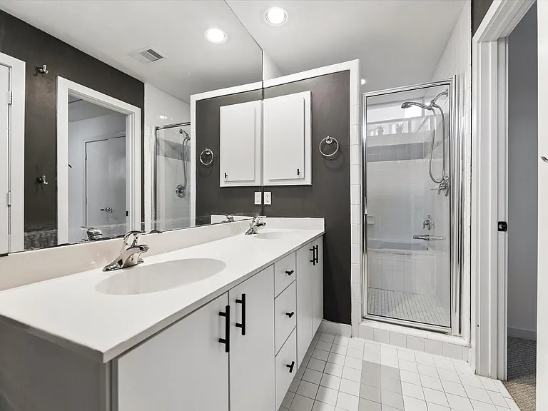 6130 Grand Blvd — Photo 31