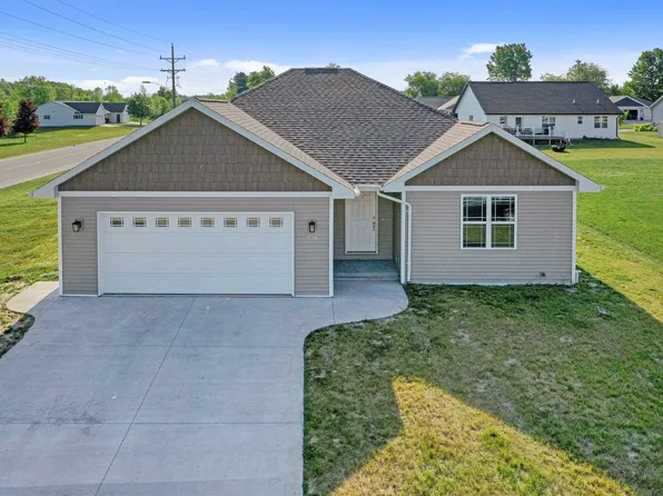 578 Dove Ln, Oconto Falls, WI 54154