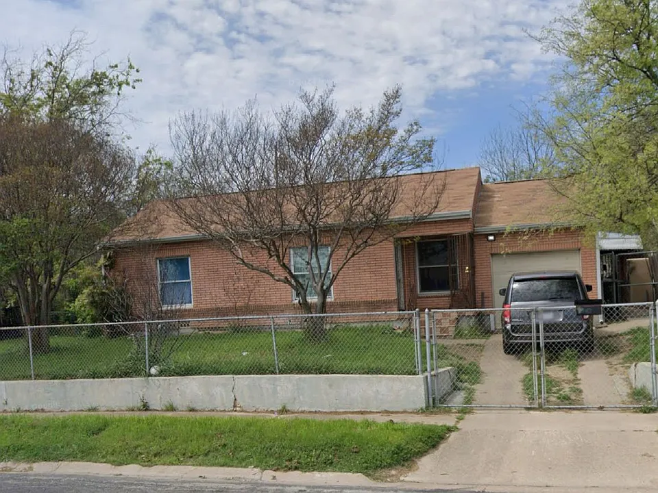 903 Conder St